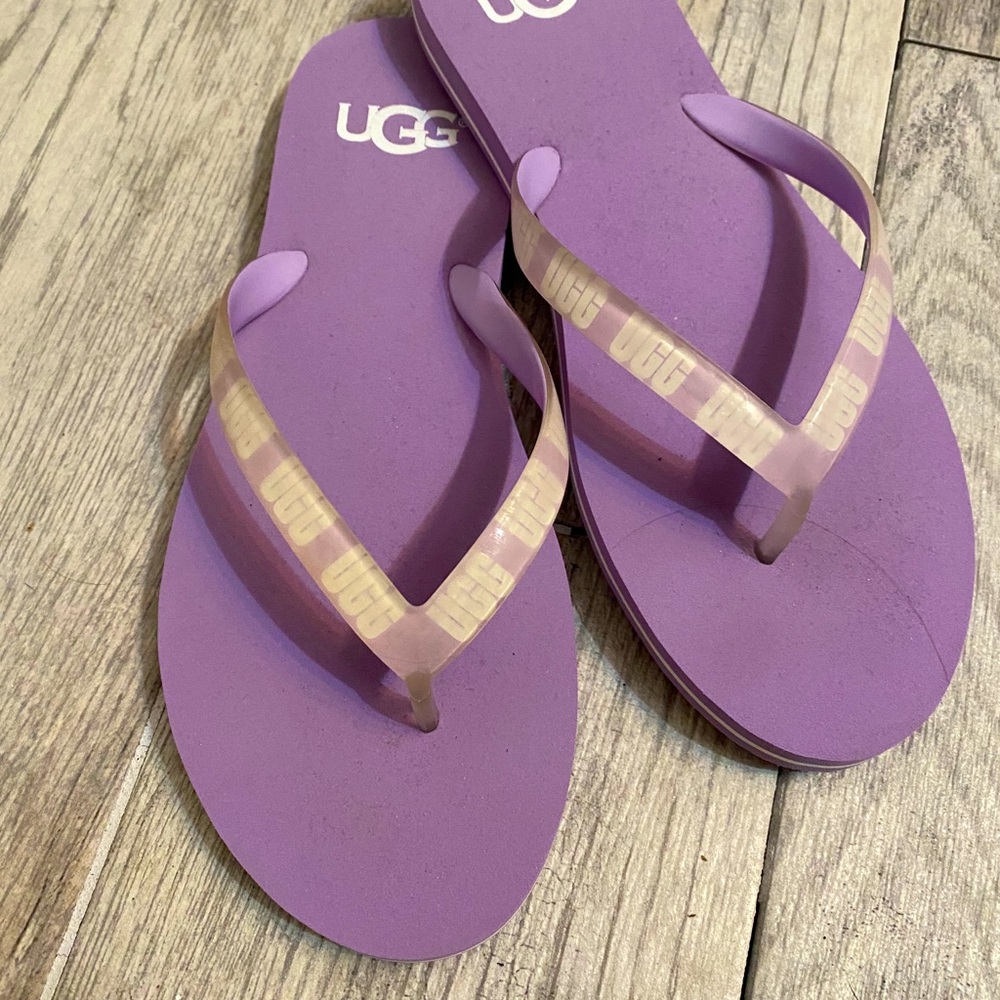 UGG flip flops